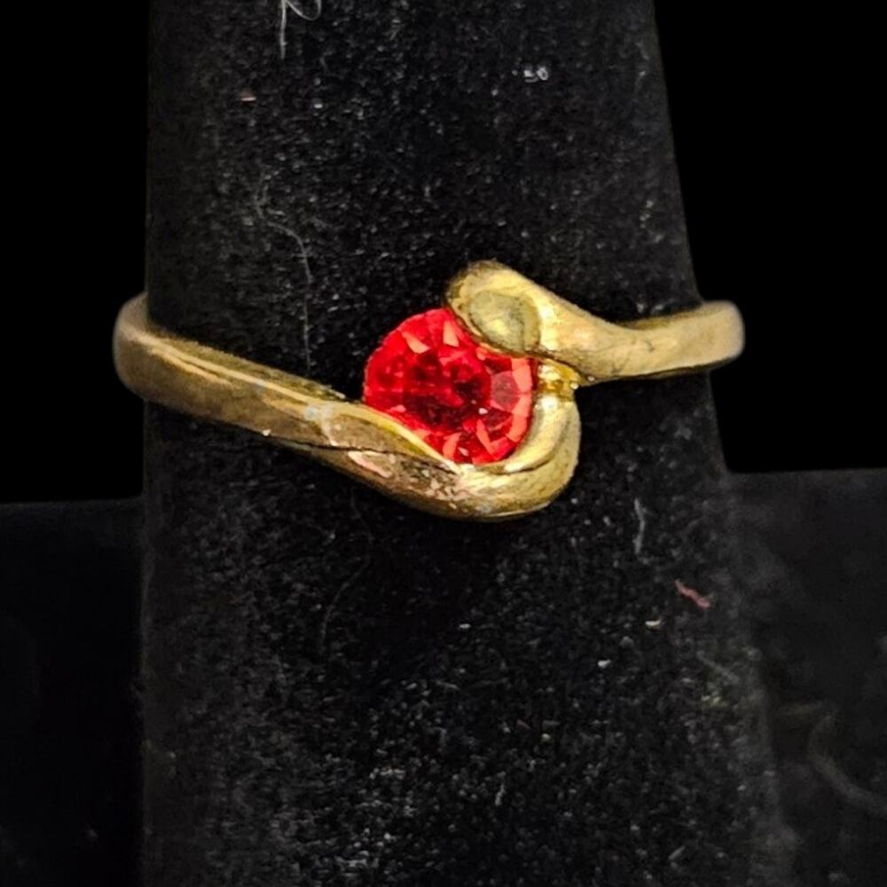 Vintage Gold Tone Heart Red Crystal Solitaire Ring Size 7.5 Romantic Statement